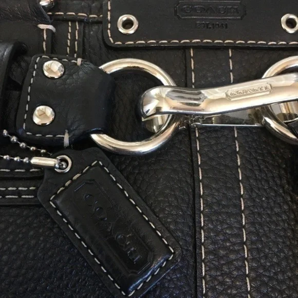 Coach black pebbled leather purse - Picture 2 of 16